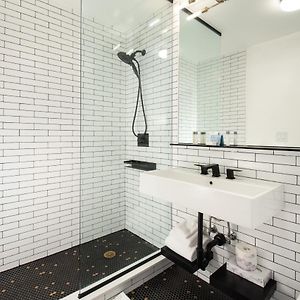 Queen Room Mobility accessible